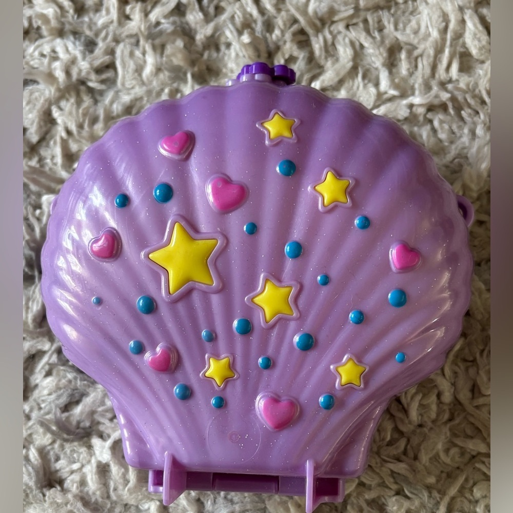 Polly Pocket Tiny Power Seashell Purse Compact Fun Under-The-Sea Features